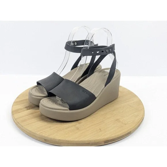 Crocs - Picture 7 of 11